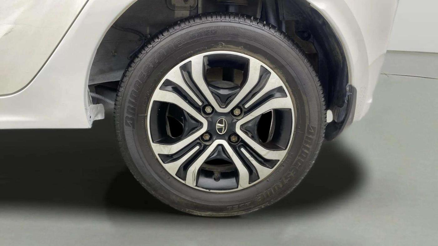 2020 Tata Tiago XZ PETROL, Petrol, Manual, 26,983 km, Left Rear Wheel