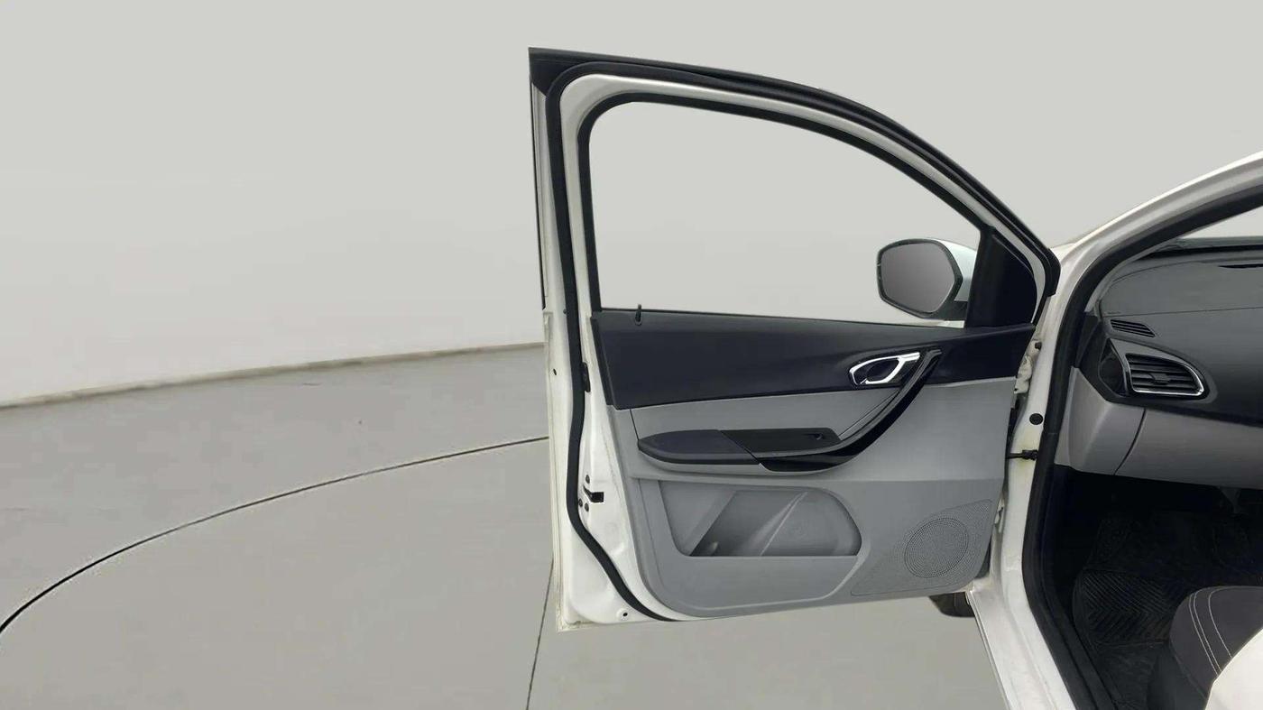 2020 Tata Tiago XZ PETROL, Petrol, Manual, 26,983 km, LHS Front Door