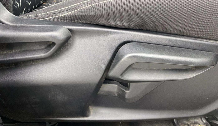 2020 Tata Tiago XZ PETROL, Petrol, Manual, 26,958 km, Driver Side Adjustment Panel
