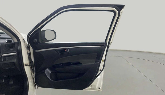 2015 Maruti Swift LXI, Petrol, Manual, 94,518 km, RHS Front Door