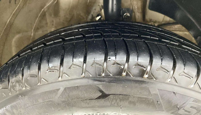 2021 Maruti Swift ZXI, Petrol, Manual, 62,634 km, Right Front Tyre Tread