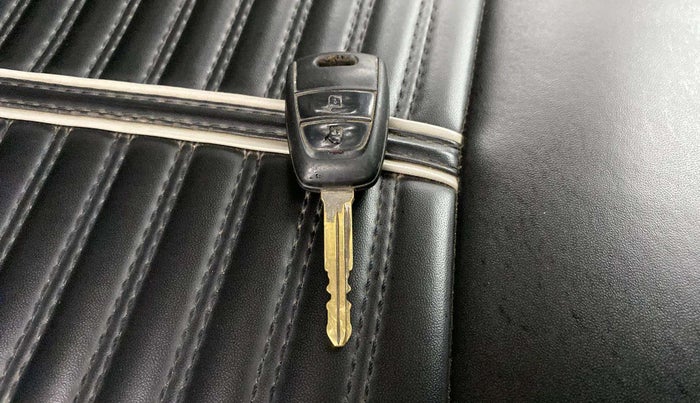 2018 Hyundai NEW SANTRO ASTA MT, Petrol, Manual, 38,853 km, Key Close Up