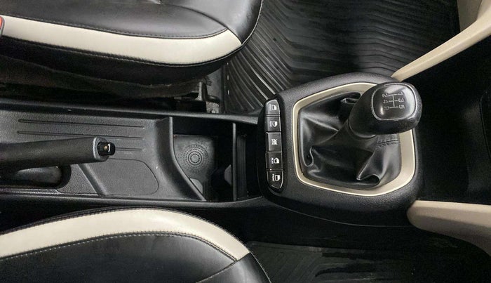 2018 Hyundai NEW SANTRO ASTA MT, Petrol, Manual, 38,853 km, Gear Lever