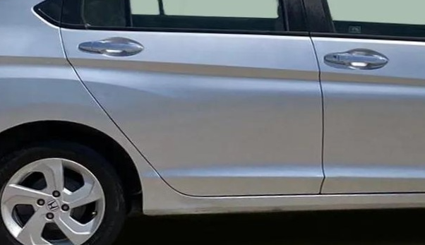 2015 Honda City 1.5L I-VTEC V MT, Petrol, Manual, 92,574 km, Right rear door - Minor scratches