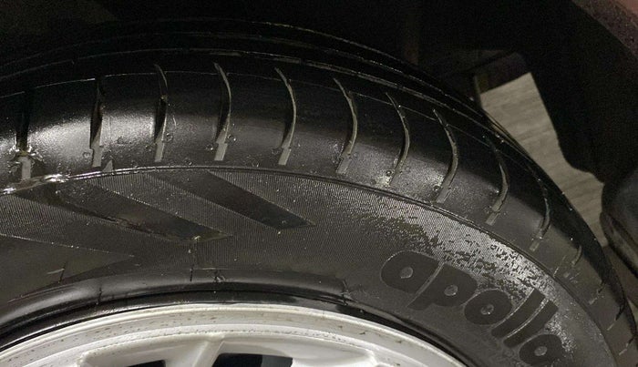 2019 Maruti Ertiga VXI SHVS, Petrol, Manual, 67,414 km, Left Rear Tyre Tread
