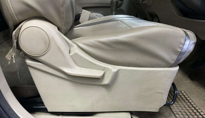 2019 Maruti Ertiga VXI SHVS, Petrol, Manual, 67,414 km, Driver Side Adjustment Panel