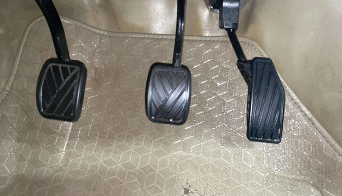 2019 Maruti Ertiga VXI SHVS, Petrol, Manual, 67,414 km, Pedals