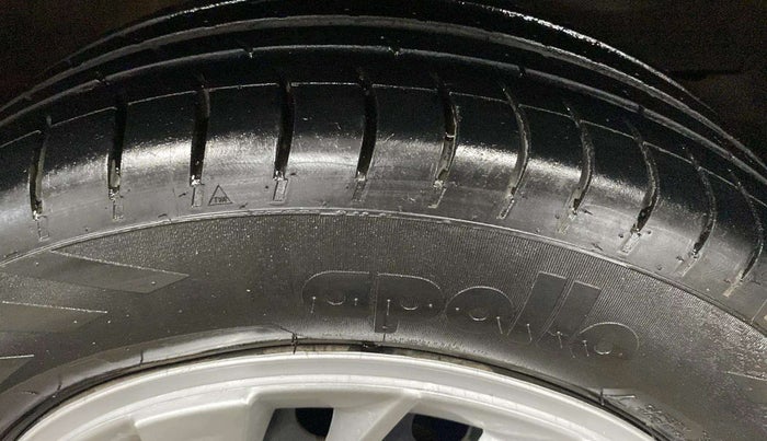 2019 Maruti Ertiga VXI SHVS, Petrol, Manual, 67,414 km, Right Front Tyre Tread