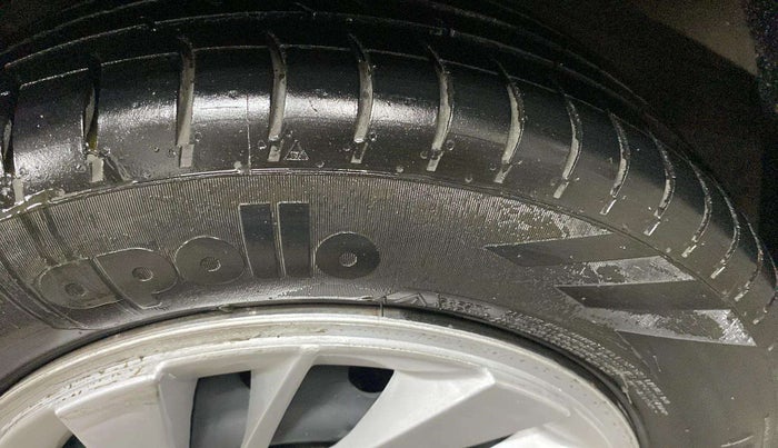 2019 Maruti Ertiga VXI SHVS, Petrol, Manual, 67,414 km, Left Front Tyre Tread