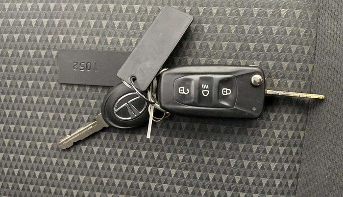 2017 Tata Tiago XZA PETROL, Petrol, Automatic, 80,359 km, Key Close Up