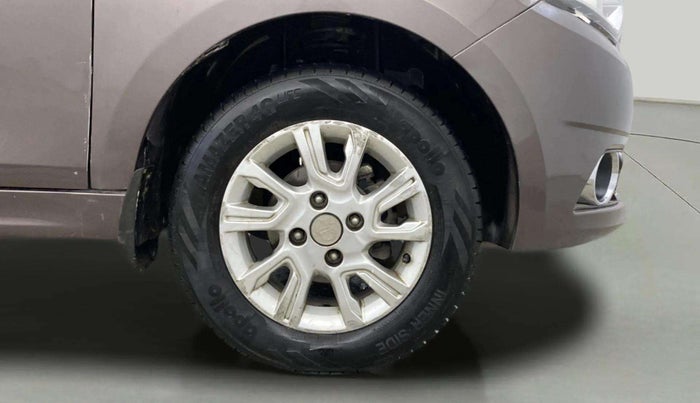2017 Tata Tiago XZA PETROL, Petrol, Automatic, 80,359 km, Right Front Wheel