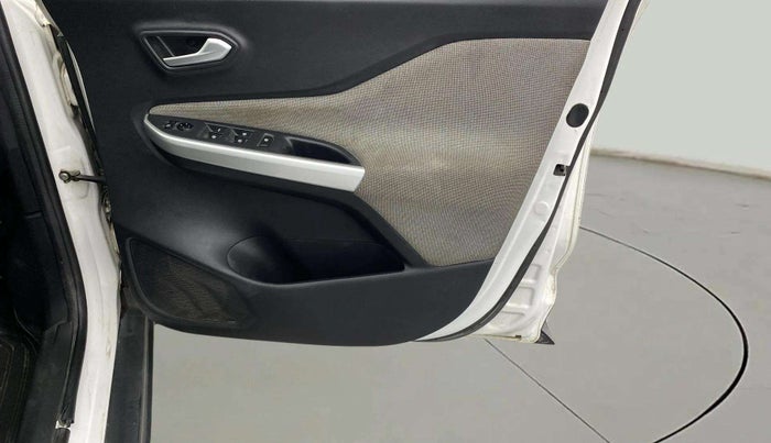2022 Nissan MAGNITE XV TURBO CVT, Petrol, Automatic, 42,468 km, Driver Side Door Panels Control