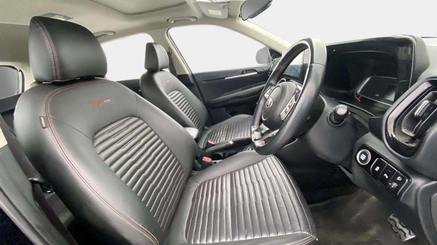 2020 KIA SONET GTX PLUS 1.5 AT, Diesel, Automatic, 38,623 km, Right Side Front Door Cabin