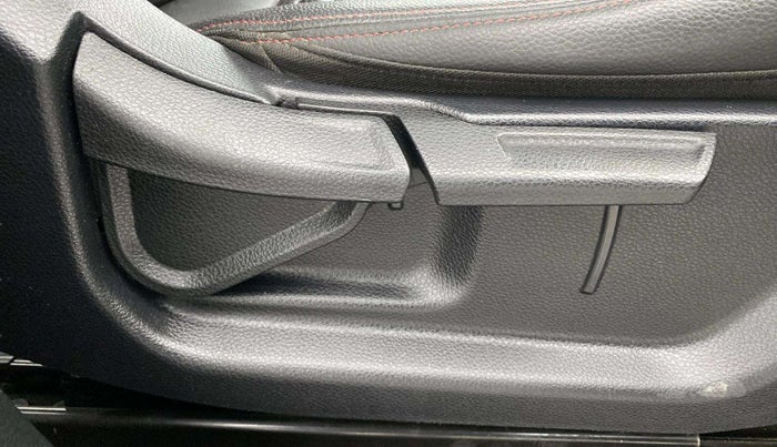 2020 KIA SONET GTX PLUS 1.5 AT, Diesel, Automatic, 38,623 km, Driver Side Adjustment Panel