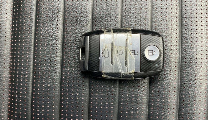 2020 KIA SONET GTX PLUS 1.5 AT, Diesel, Automatic, 38,623 km, Key Close Up