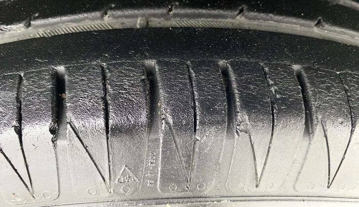 2020 KIA SONET GTX PLUS 1.5 AT, Diesel, Automatic, 38,623 km, Right Front Tyre Tread