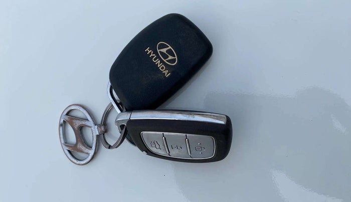 2015 Hyundai Grand i10 ASTA 1.2 KAPPA VTVT, Petrol, Manual, 44,160 km, Key Close Up
