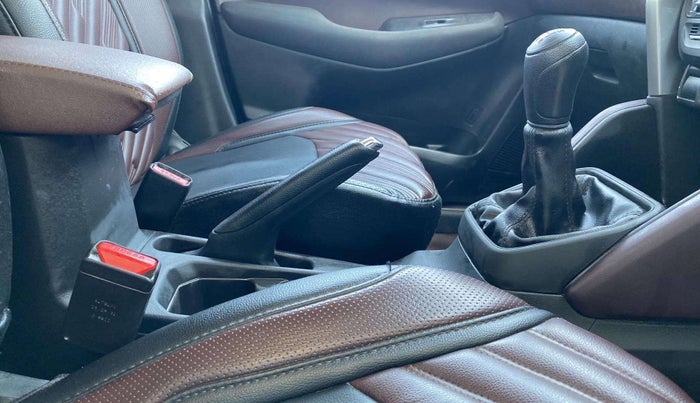 2022 Maruti Grand Vitara DELTA SMART HYBRID, Petrol, Manual, 48,914 km, Gear Lever