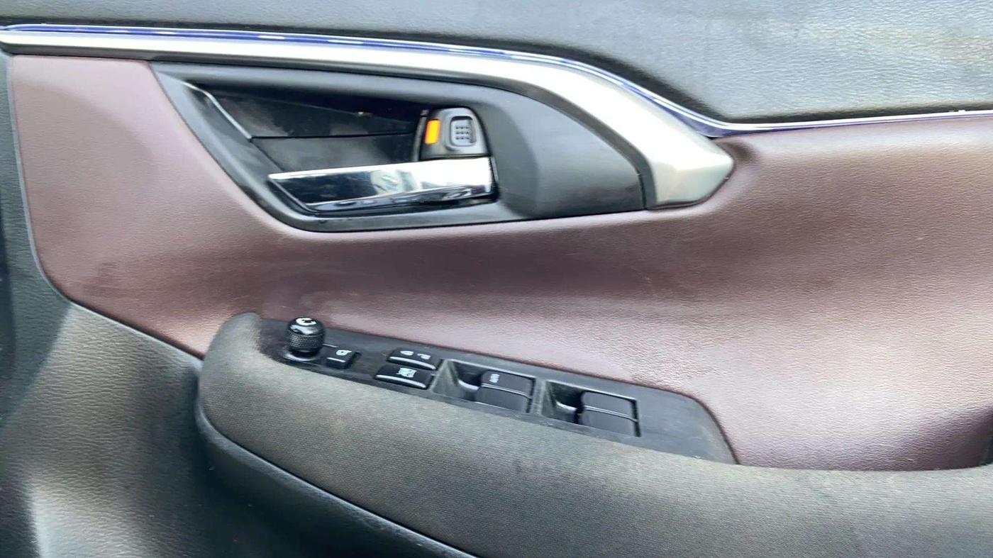 2022 Maruti Grand Vitara DELTA SMART HYBRID, Petrol, Manual, 49,589 km, Driver Side Door Panels Control