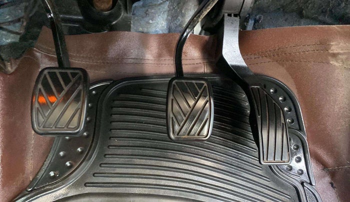 2022 Maruti Grand Vitara DELTA SMART HYBRID, Petrol, Manual, 48,914 km, Pedals