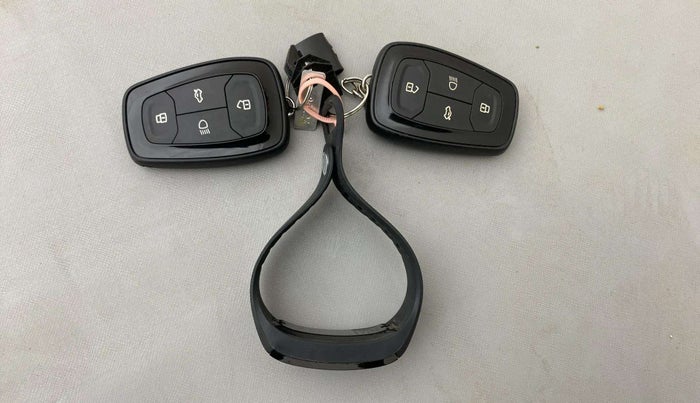2022 Tata ALTROZ XZ PETROL, Petrol, Manual, 58,421 km, Key Close Up