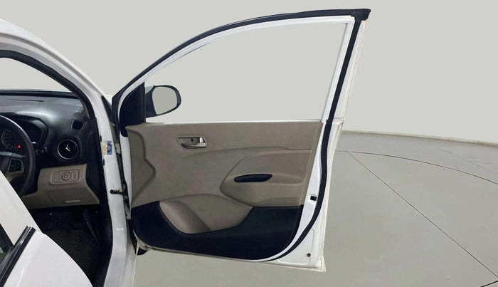 2018 Hyundai NEW SANTRO SPORTZ AMT, Petrol, Automatic, 14,417 km, RHS Front Door