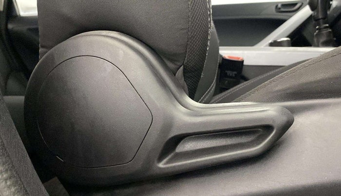 2022 Tata NEXON XE PETROL, Petrol, Manual, 18,288 km, Driver Side Adjustment Panel