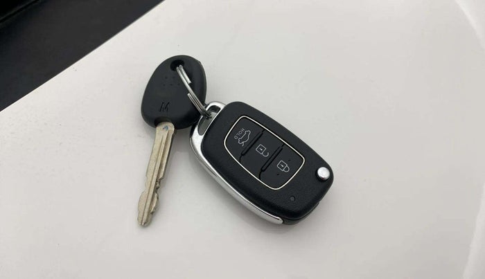 2022 Hyundai GRAND I10 NIOS SPORTZ 1.2 KAPPA VTVT, Petrol, Manual, 20,888 km, Key Close Up