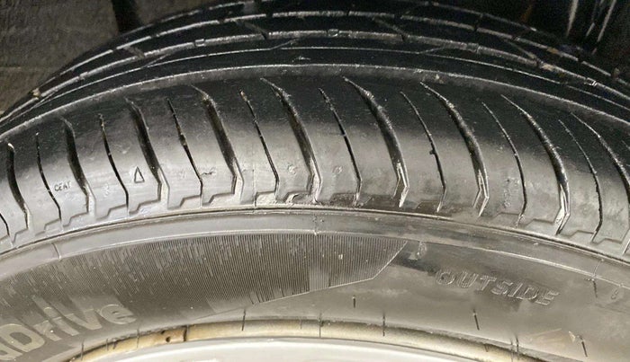 2024 Nissan MAGNITE XE, Petrol, Manual, 13,325 km, Left Front Tyre Tread