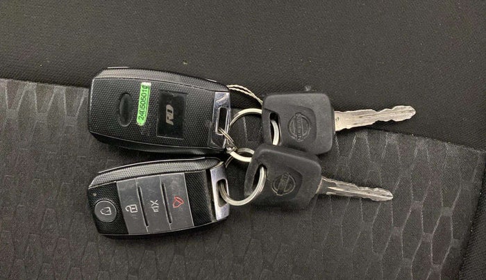 2024 Nissan MAGNITE XE, Petrol, Manual, 13,325 km, Key Close Up