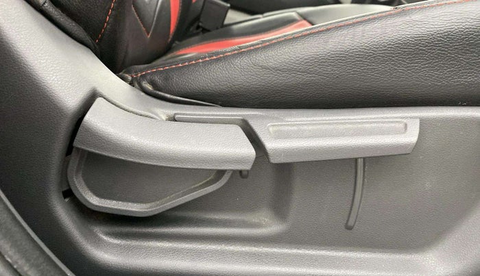 2020 Hyundai GRAND I10 NIOS MAGNA 1.2 KAPPA VTVT, Petrol, Manual, 14,735 km, Driver Side Adjustment Panel