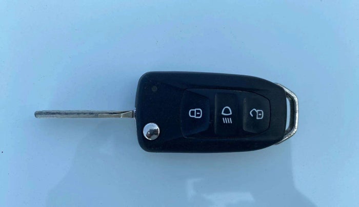 2021 Tata ALTROZ XM PLUS PETROL, Petrol, Manual, 16,730 km, Key Close Up