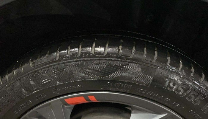 2021 Hyundai NEW I20 SPORTZ 1.2 AT, Petrol, Automatic, 70,214 km, Left Rear Tyre Tread