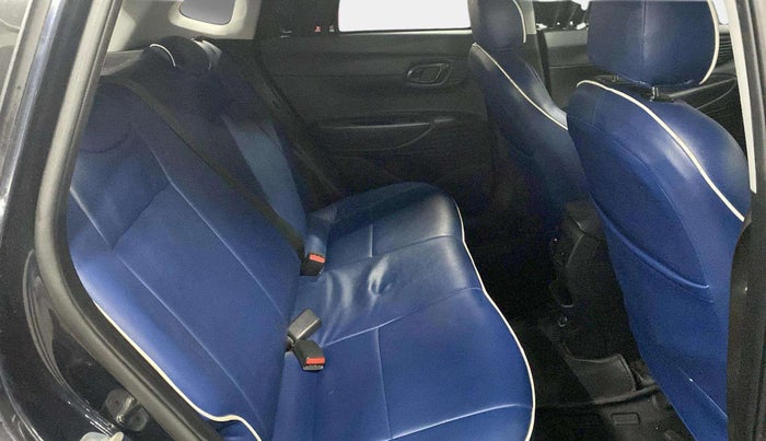 2021 Hyundai NEW I20 SPORTZ 1.2 AT, Petrol, Automatic, 70,214 km, Right Side Rear Door Cabin