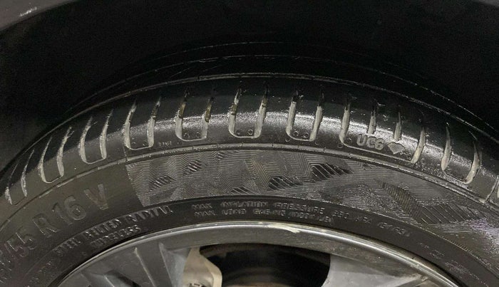 2021 Hyundai NEW I20 SPORTZ 1.2 AT, Petrol, Automatic, 70,214 km, Left Front Tyre Tread