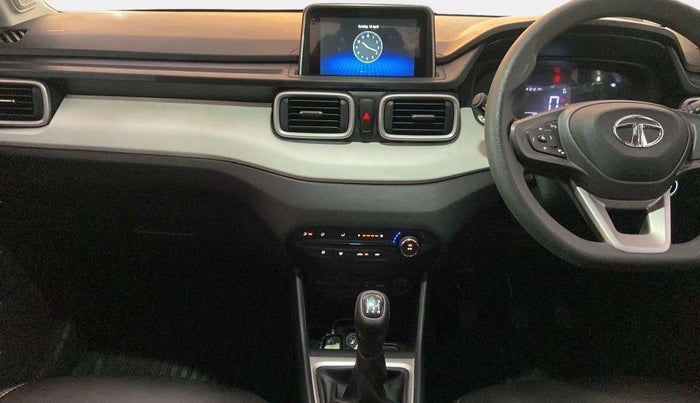 2023 Tata PUNCH ACCOMPLISHED DAZZLE SUNROOF CNG MT, CNG, Manual, 4,330 km, Air Conditioner