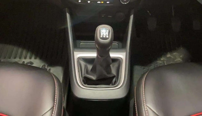 2023 Tata PUNCH ACCOMPLISHED DAZZLE SUNROOF CNG MT, CNG, Manual, 4,330 km, Gear Lever