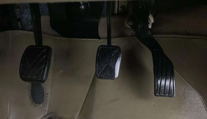 2015 Maruti Swift Dzire VXI, Petrol, Manual, 79,920 km, Pedals