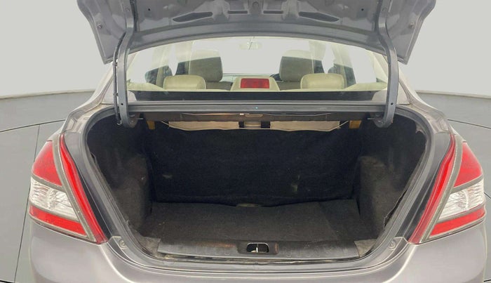 2015 Maruti Swift Dzire VXI, Petrol, Manual, 79,920 km, Boot Inside