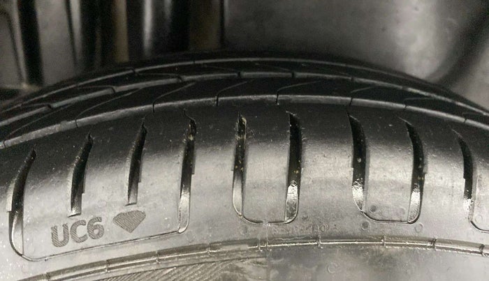 2015 Maruti Swift Dzire VXI, Petrol, Manual, 79,920 km, Right Rear Tyre Tread