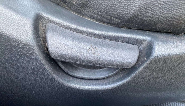 2018 Hyundai Grand i10 SPORTZ 1.2 KAPPA VTVT, Petrol, Manual, 49,292 km, Driver Side Adjustment Panel
