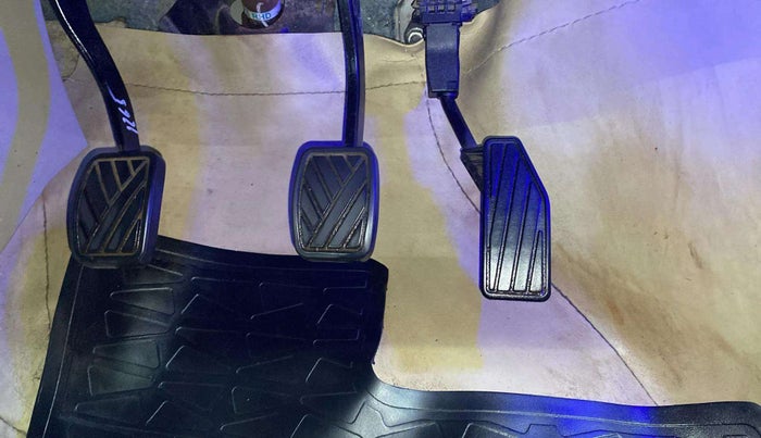 2018 Maruti Dzire VXI, Petrol, Manual, 38,310 km, Pedals