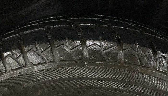 2018 Maruti Wagon R 1.0 LXI CNG, CNG, Manual, 11,434 km, Left Rear Tyre Tread