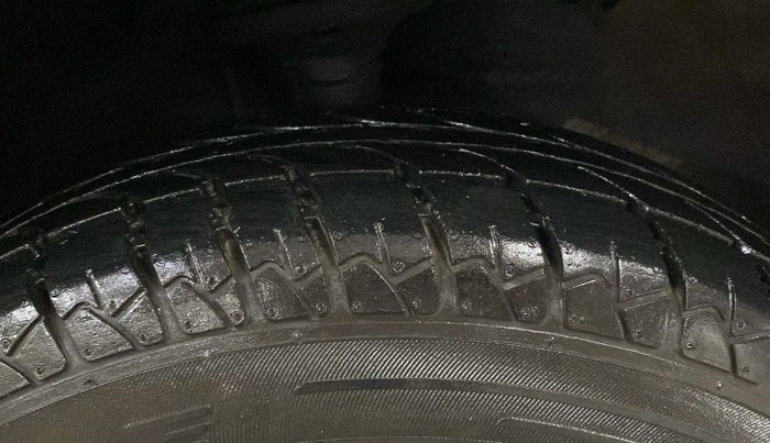 2018 Maruti Wagon R 1.0 LXI CNG, CNG, Manual, 11,434 km, Right Front Tyre Tread
