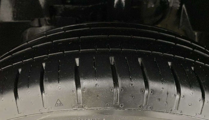 2018 Tata NEXON XM PETROL, Petrol, Manual, 44,651 km, Left Front Tyre Tread
