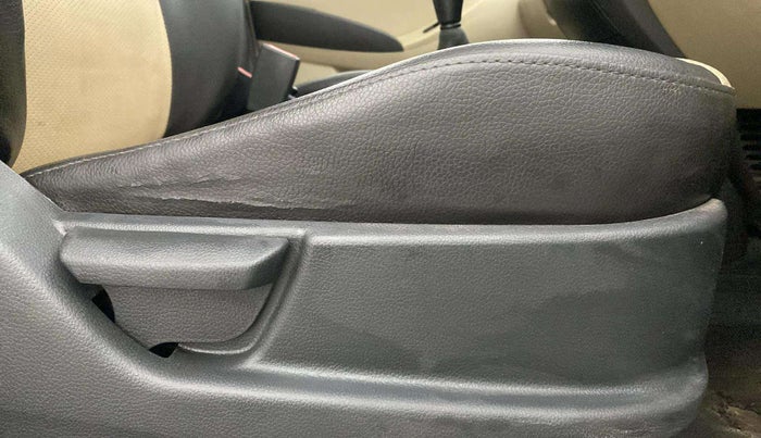2015 Hyundai Eon ERA +, Petrol, Manual, 59,891 km, Driver Side Adjustment Panel