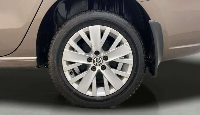 2015 Volkswagen Vento HIGHLINE 1.6 MPI, Petrol, Manual, 74,767 km, Left Rear Wheel