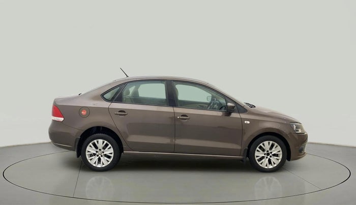 2015 Volkswagen Vento HIGHLINE 1.6 MPI, Petrol, Manual, 74,767 km, Right Side View