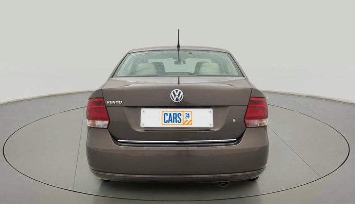 2015 Volkswagen Vento HIGHLINE 1.6 MPI, Petrol, Manual, 74,767 km, Back/Rear