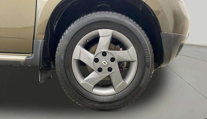 2014 Renault Duster 110 PS RXZ 4X4 MT DIESEL, Diesel, Manual, 1,02,282 km, Right Front Wheel